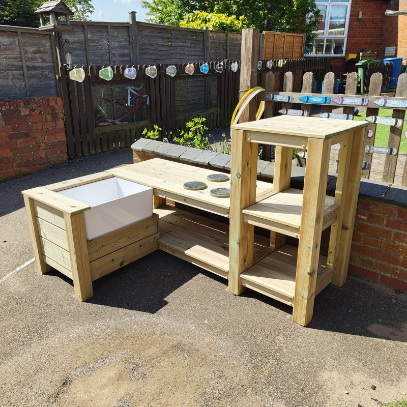 Large Mud Kitchen with Belfast Sink - Image 4