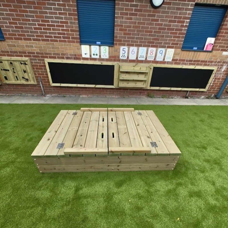 Sandpit with Seating and Lid - Image 3