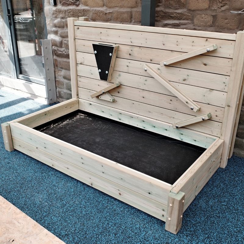 Sandpit with Sand Play Wall - Image 4