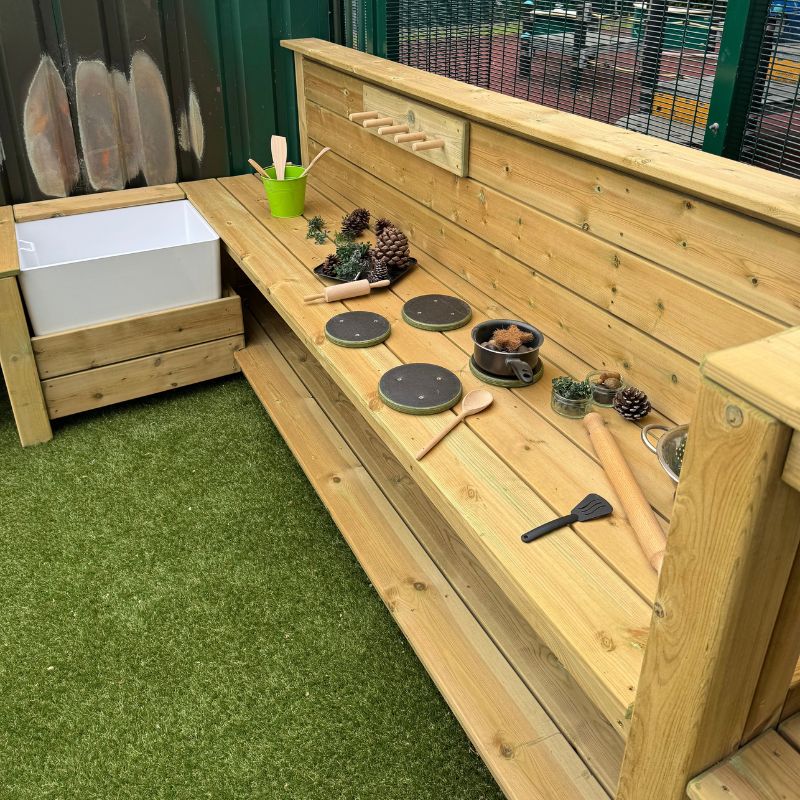 Bespoke Mud Kitchen 4